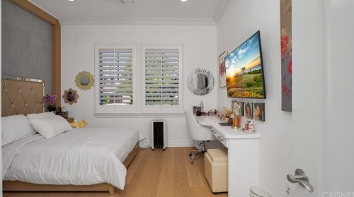 3825 Prado Del Trigo, Calabasas CA  91302-3638 exterior