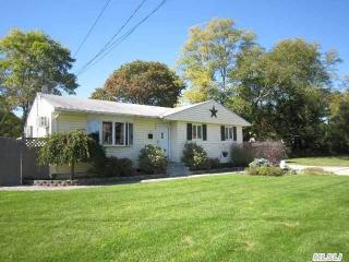 1446 Pine Dr, Bayshore, NY 11706-3850