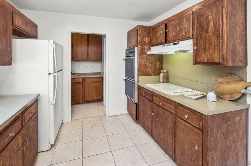 6227 Buisson St, San Diego CA 92122-2246 exterior