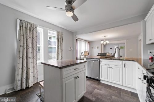 308 Colonial Ave, West Deptford NJ  08096-1010 exterior