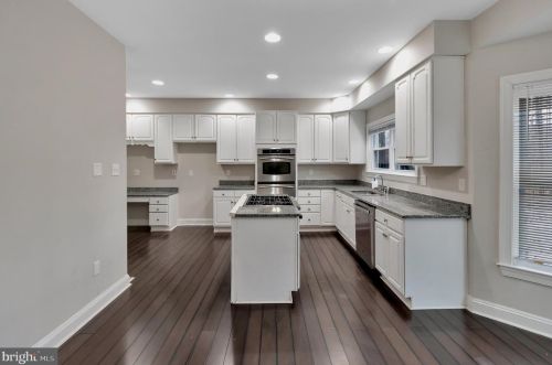 14208 Dunwood Valley Dr, Bowie, MD 20721-1246