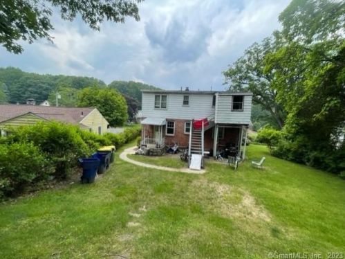 88 Farrell Rd, Waterbury CT  06706-2329 exterior