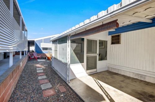 66 Hummingbird Ln, Oceanside CA  92057-6450 exterior