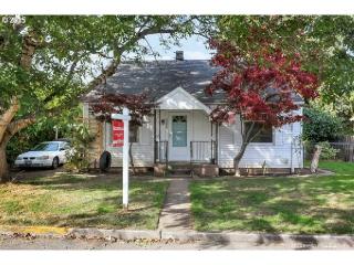 501 14th Ave, Cornelius, OR 97113-9206