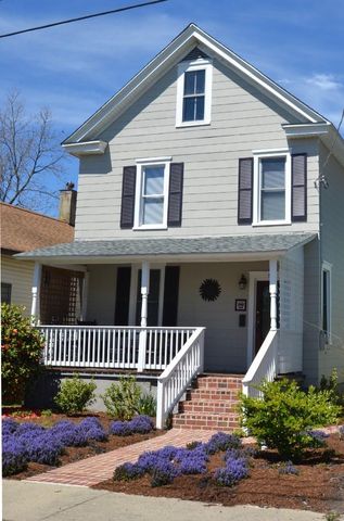 513 Madison Ave, Cape Charles, VA 23310-2801