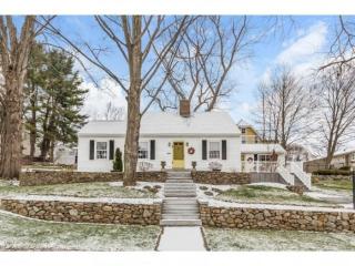 365 Ray St, Manchester, NH 03104-2224