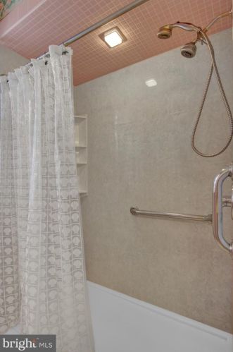 1226 Chestnut St, Hazle Township PA  18201-7502 exterior