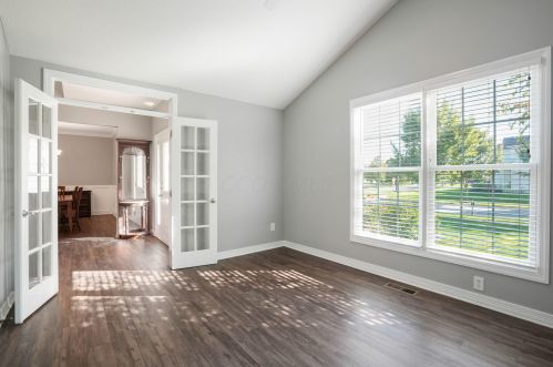 716 Ballater Dr, Delaware OH  43015-7184 exterior