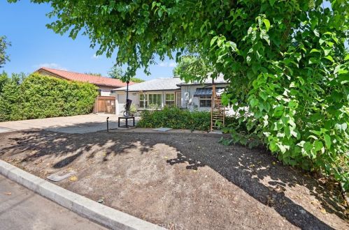 7034 Forbes Ave, Van Nuys, CA 91406-3721