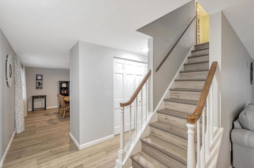 1055 Champagne Dr, Marion OH  43302-6626 exterior