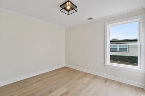 3 Baylis Pl, Lynbrook NY  11563-4203 exterior