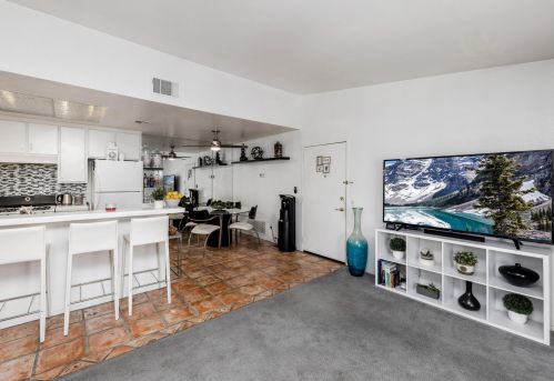 31200 Landau Blvd, Cathedral City CA  92234-5115 exterior