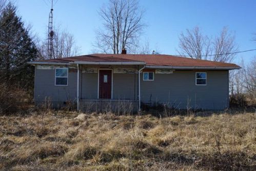 1405 Fairview Mundell Rd, Heltonville, IN 47436-8733