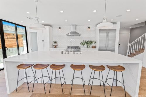 117 Harvard Ln, Seal Beach CA  90740-2508 exterior