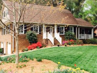 560 Staffordshire Rd, Winston Salem, NC 27104-1504