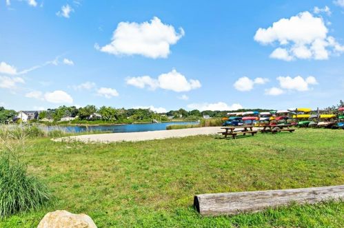 41 Orlando Dr, South Kingstown RI  02882-4416 exterior