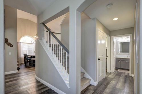 6826 Kilconnell Dr, Elk Grove CA 95758-4489 exterior