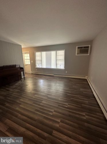 142 Hazelhurst Ave, Lawrence Township NJ  08638-3512 exterior