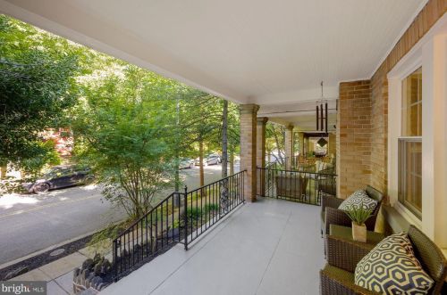3230 Walbridge Pl, Washington, DC 20010-1027