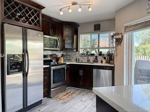 11041 11th Ct, Hollywood FL  33025-3539 exterior