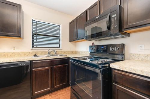 406 Ridges Dr, Dundee, FL 33838-4626
