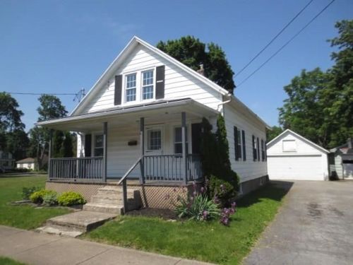 411 Hoffman St, East Palmyra, NY 14513-1831