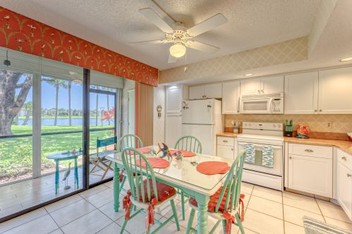 5190 Las Verdes Cir, Delray Beach, FL 33484-8070