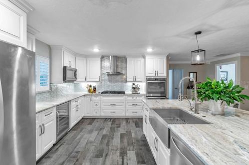 4592 40 St, Saint Petersburg FL  33714-2220 exterior