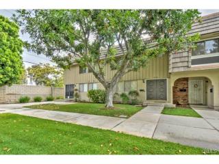 4555 Larwin Ave, Cypress, CA 90630-3508
