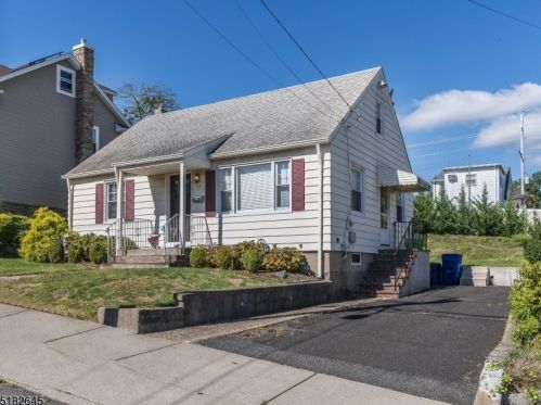 115 Elizabeth Pl, Paterson, NJ 07512-2608