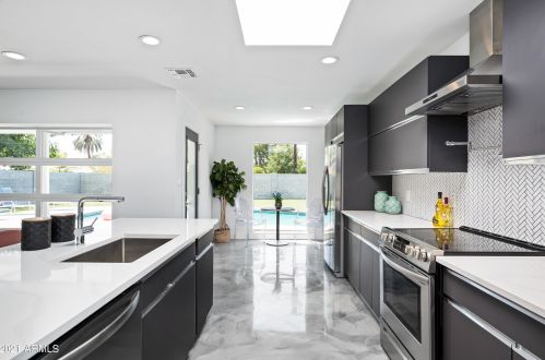 6344 13th Pl, Phoenix AZ  85014-1423 exterior