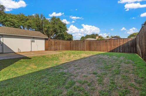 1653 Belltower Dr, Lewisville TX  75067-3202 exterior