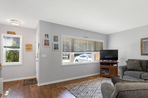 8474 17 Way, Saint Petersburg FL  33702-7235 exterior