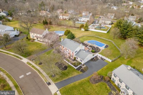 1209 Knollbrook Dr, Lansdale PA 19446-5117 exterior