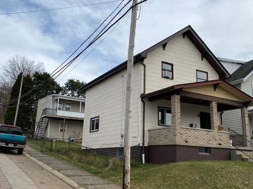 1944 Leishman Ave, New Kensington, PA 15068-4245