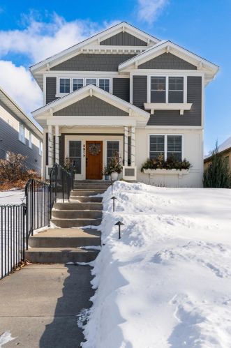 3917 Ewing Ave, Minneapolis MN 55410-1053 exterior