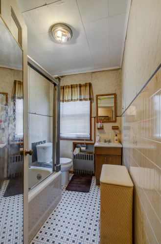 38 25th St, Bayonne NJ  07002-4605 exterior