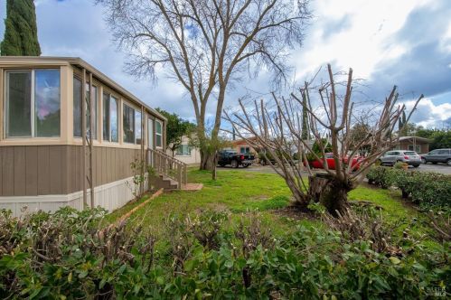 144 Sunset Ln, Vacaville, CA 95688-4050