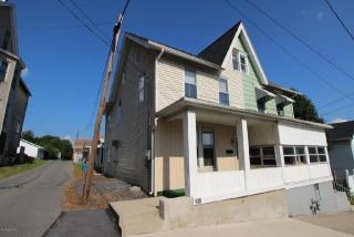 130 Center St, Slatington PA  18080-1503 exterior