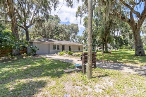 2250 Cr 452, Lake Panasoffkee FL  33538-5449 exterior