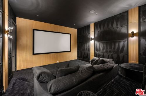 4910 Texhoma Ave, Van Nuys CA  91316-3740 exterior