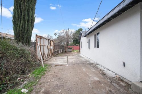 13275 Marshall St, Le Grand CA  95333-9762 exterior