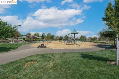 3889 Oak Grove Ct, Oakley CA  94561-4218 exterior