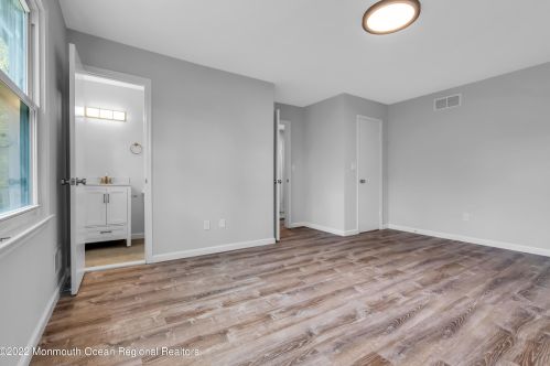21 Kenneth Dr, Tinton Falls NJ  07712-2824 exterior