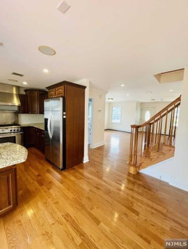 279 Highland Ave, Wood-Ridge NJ  07075-1523 exterior