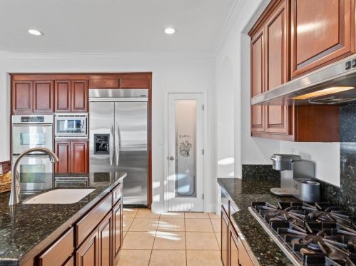 2075 Merlot Dr, Morgan Hill CA  95037-3883 exterior