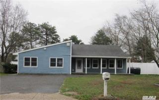314 Southaven Ave, Gordon Heights NY  11763-4357 exterior