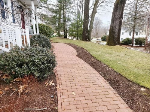 19 Ducarl Dr, Lincoln RI  02865-1320 exterior