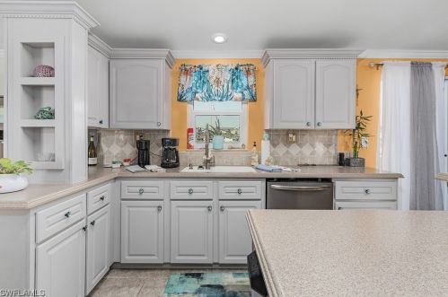 2852 York Rd, Saint James City FL  33956-2295 exterior