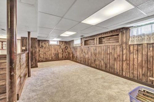 186 Margherita Lawn, Stratford CT  06615-7546 exterior